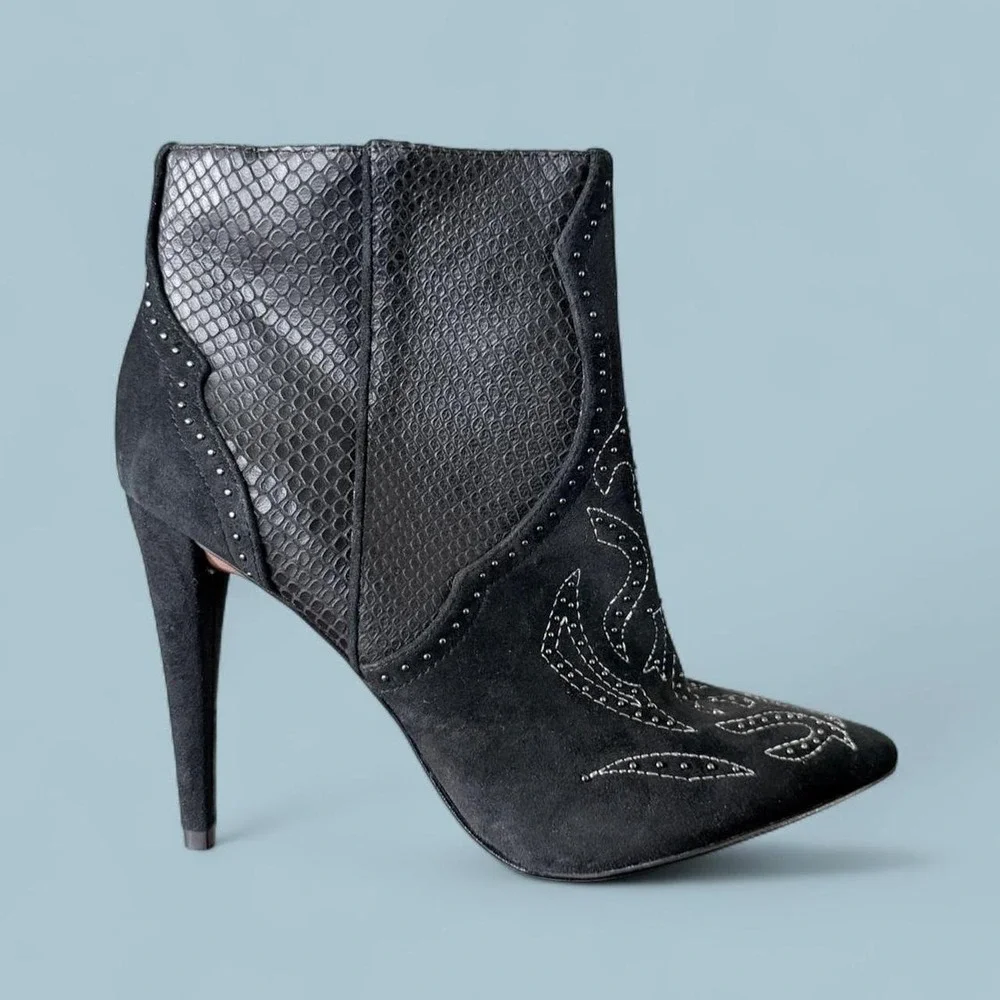 BCBGMAXAZRIA Women's Black Leather Western Stiletto Ankle Boots, Size 7.5